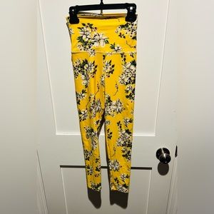 Beach Riot x small leggings, 7/8 length.